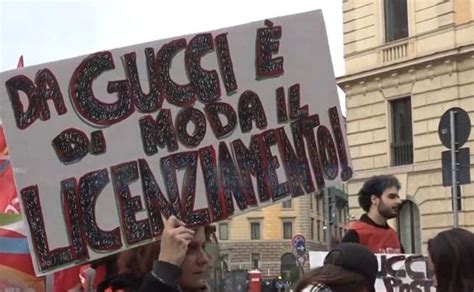 Gucci, i dipendenti scioperano contro il trasferimento da Roma a 